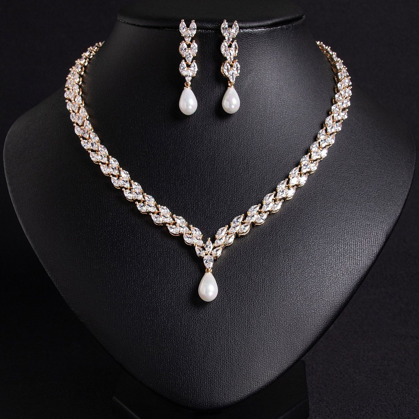 Light Luxury Zircon Pearl Pendant Necklace for Women, Luxurious European and American Style, Suitable for Formal Occasions and Social Events ins Wind Earrings Set Wholesale