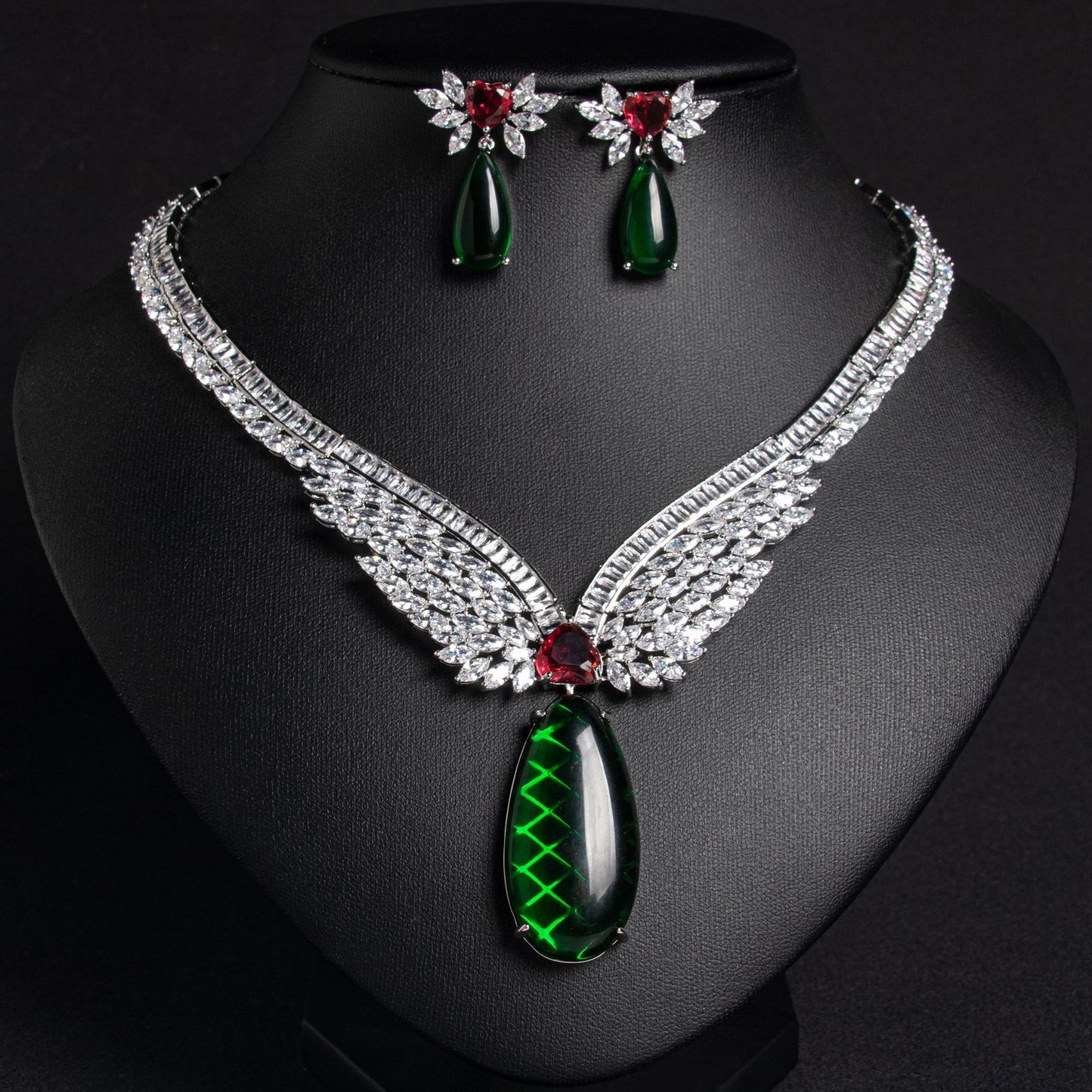 French medieval luxury zircon necklace and earrings set for women ins Angel Wings Imitation Chalcedony Hot-Selling Jewelry