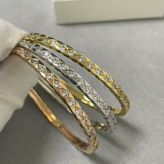 V Gold Plated Fine Version Diamond-Studded Bracelet CNC Hand-inlaid craftsmanship high-end fashion bracelet Girls' gifts