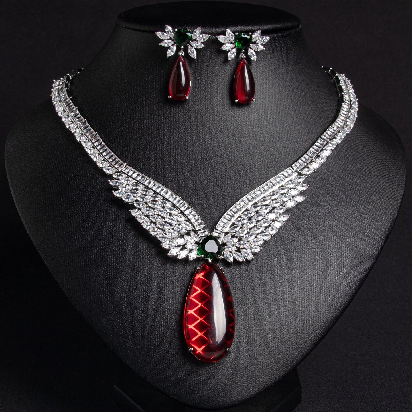 French medieval luxury zircon necklace and earrings set for women ins Angel Wings Imitation Chalcedony Hot-Selling Jewelry