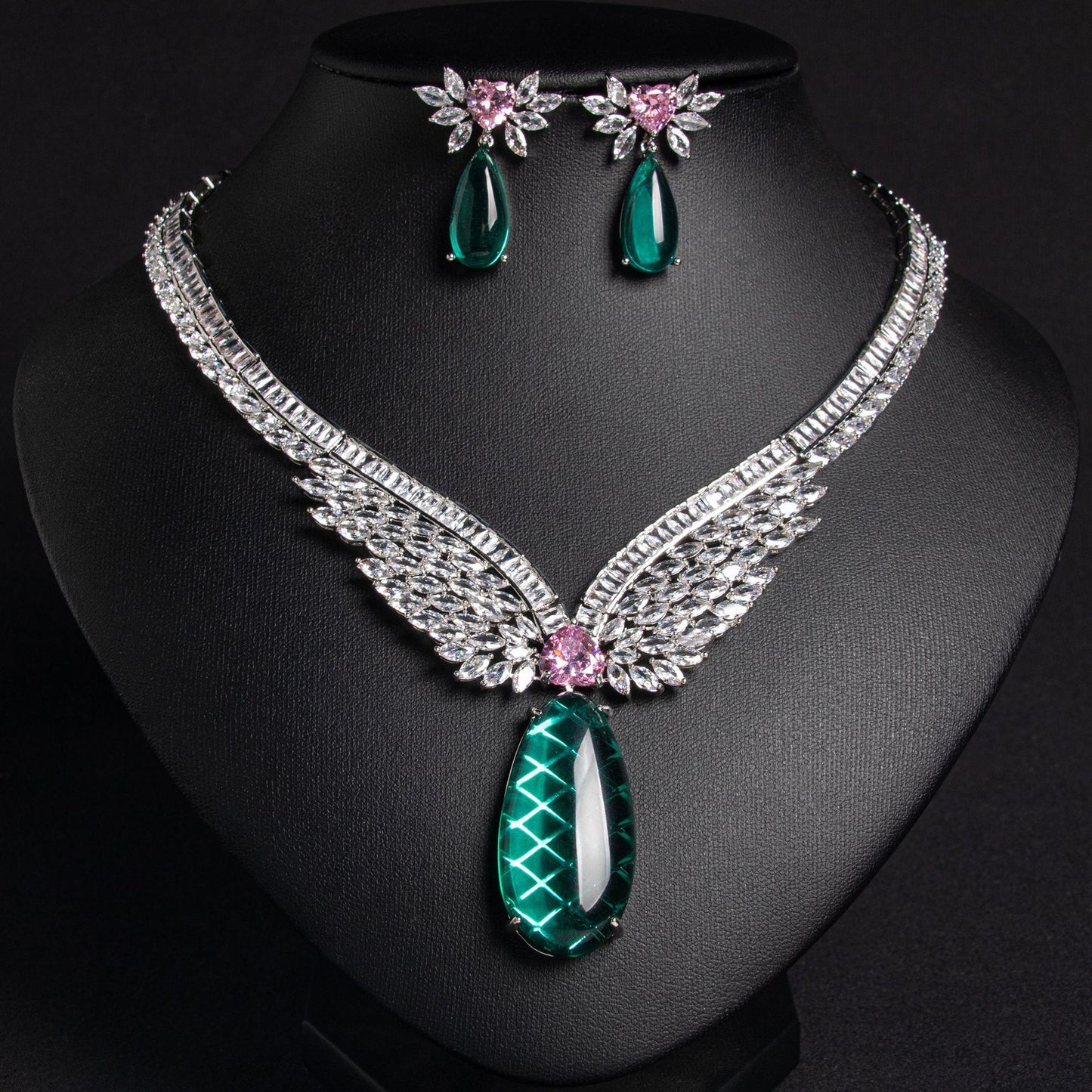 French medieval luxury zircon necklace and earrings set for women ins Angel Wings Imitation Chalcedony Hot-Selling Jewelry