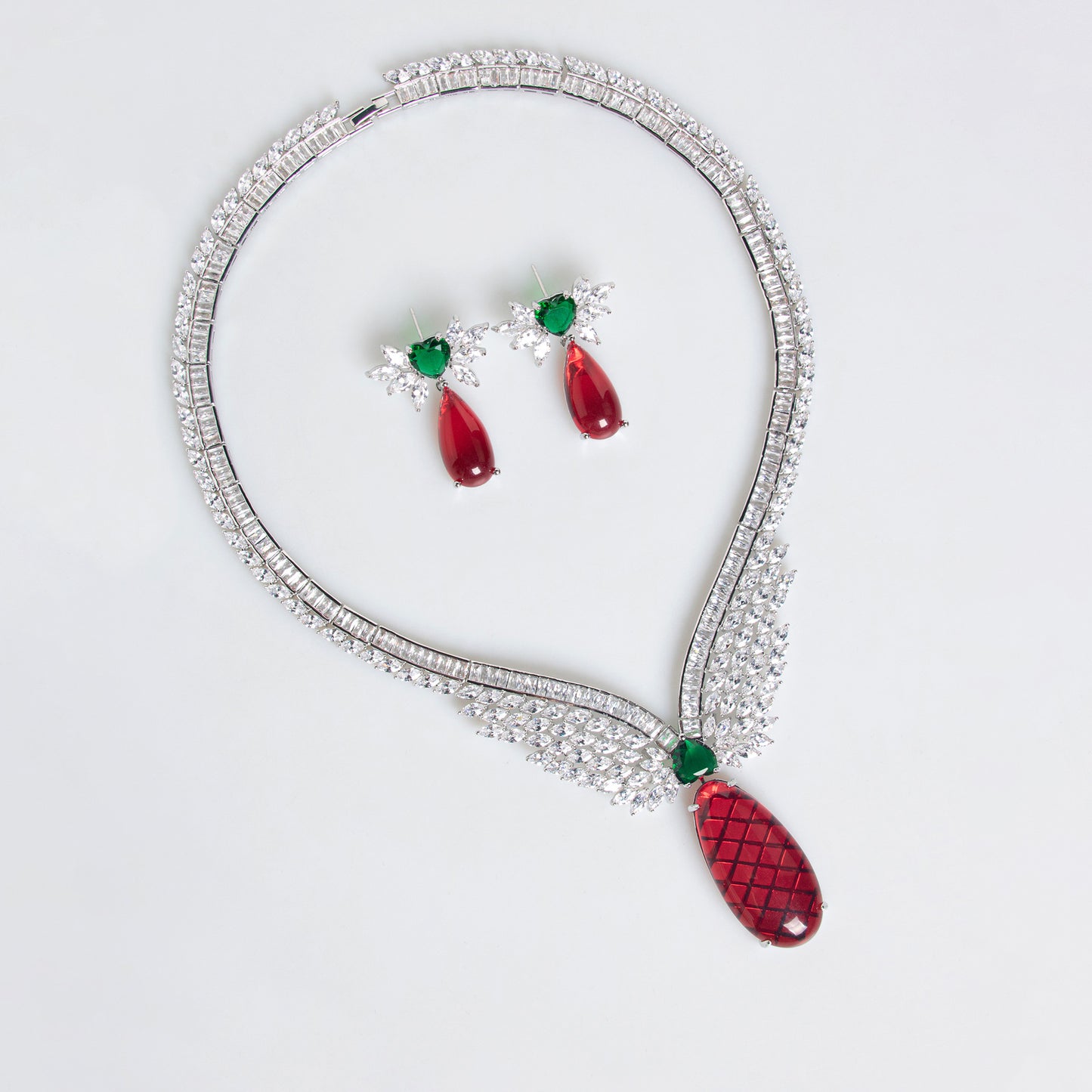 French medieval luxury zircon necklace and earrings set for women ins Angel Wings Imitation Chalcedony Hot-Selling Jewelry