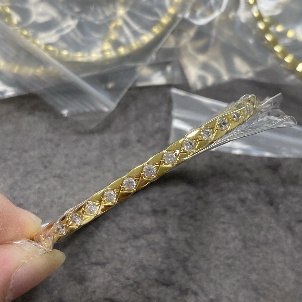V Gold Plated Fine Version Diamond-Studded Bracelet CNC Hand-inlaid craftsmanship high-end fashion bracelet Girls' gifts