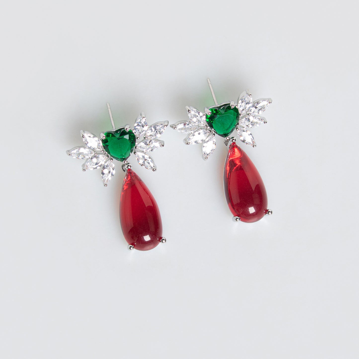 French medieval luxury zircon necklace and earrings set for women ins Angel Wings Imitation Chalcedony Hot-Selling Jewelry